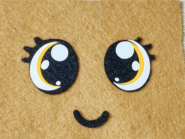 Sonrisa tímida en fieltro negro para amigurumis y manualidades IMG_403372