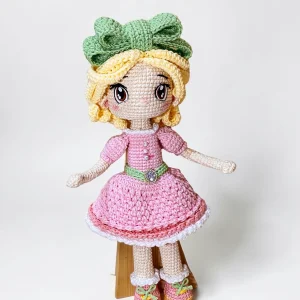 Lumi Éclair amigurumi tejido a crochet en tonos suaves estilo primavera