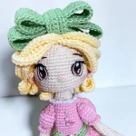 Amigurumi Lumi Éclair tejido a mano con estilo elegante y delicado